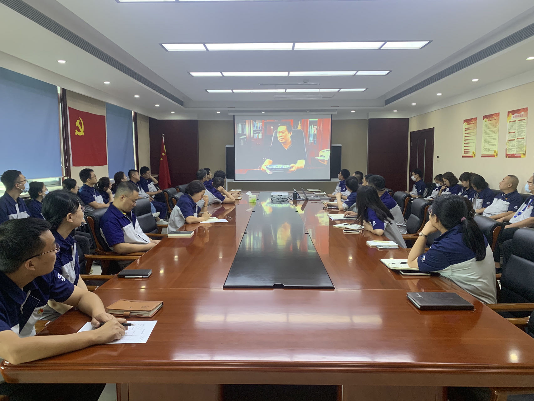  有研国晶辉党支部开展党风廉政教育宣传月系列活动