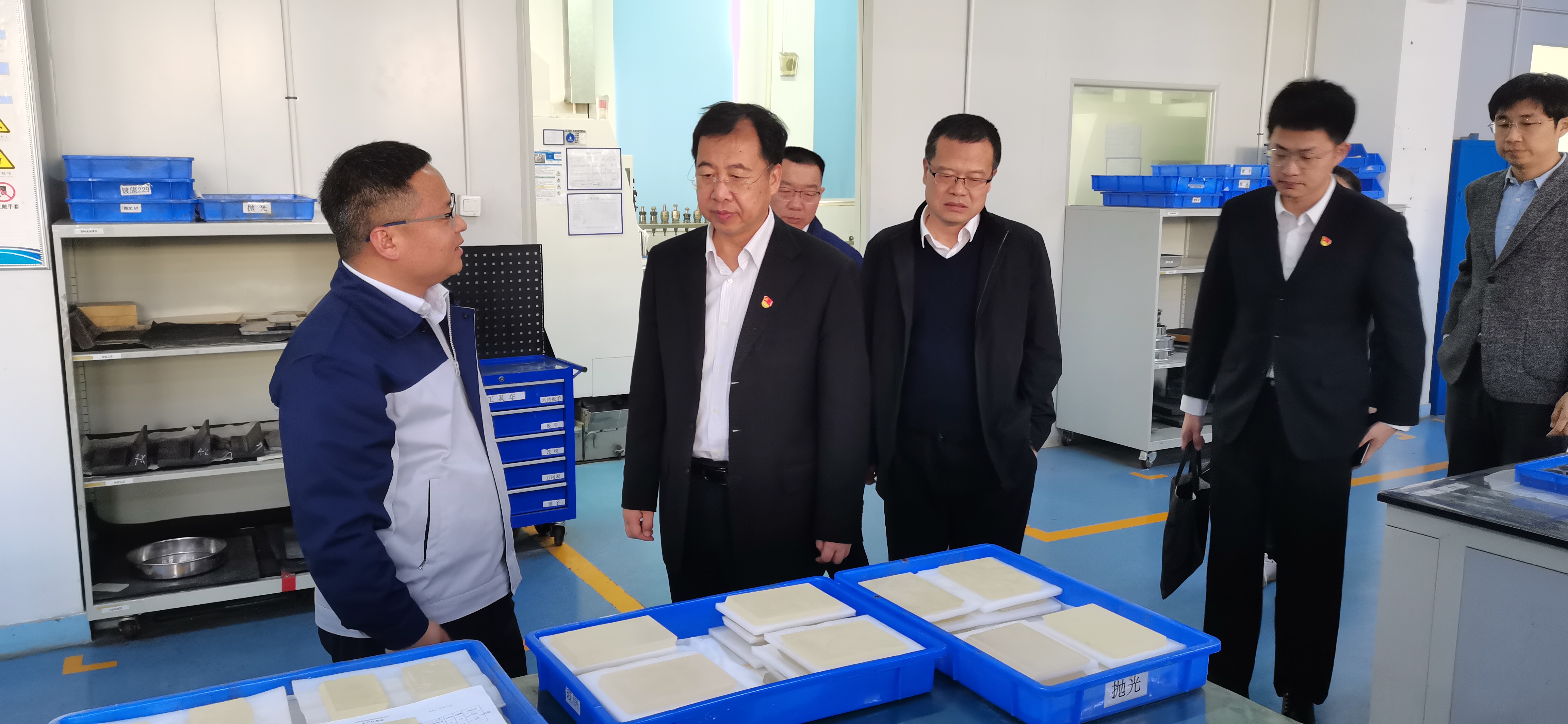 中国有研党委书记、董事长赵晓晨到有研国晶辉调研